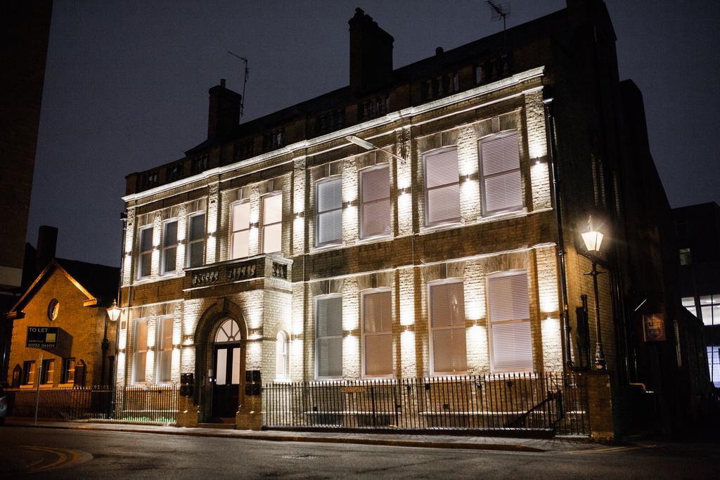 A Stylish Stay In Peterborough Exterior photo